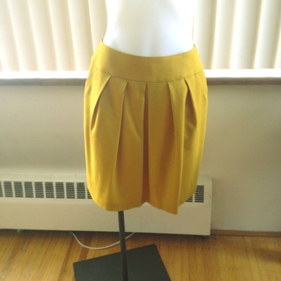 Mustard yellow wool skirt - Picture 1 of 4